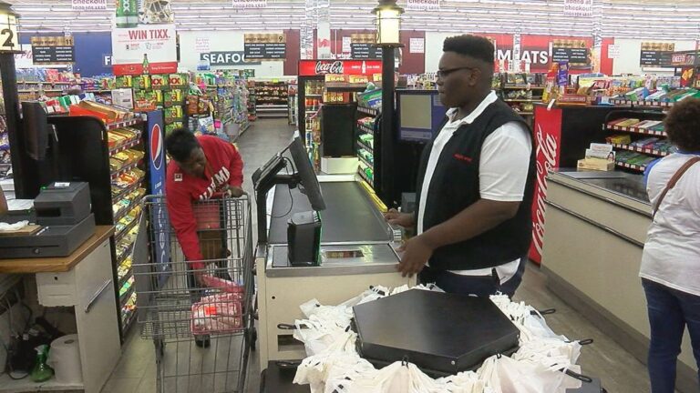 Her Phone And $300 Disappeared. She Went Back To This Cashier. His Reaction Has Now Gone Viral