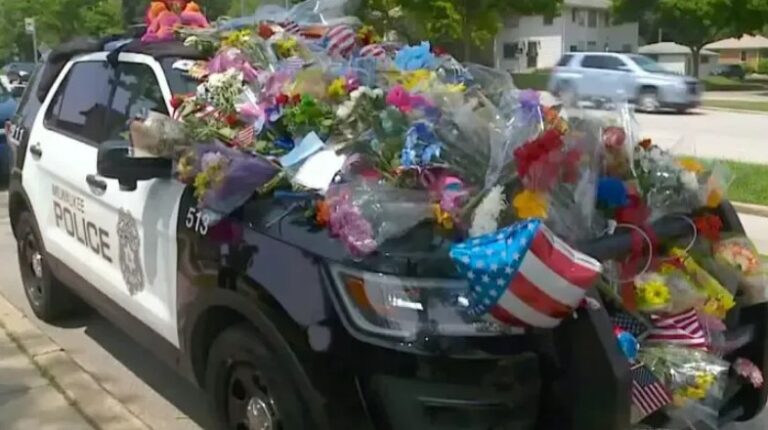 Dead Cop’s Car Is Covered In Gifts But One Note Written On Paper Leaves Mark On Community