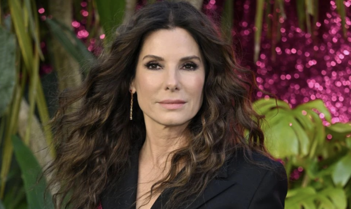 after-turning-60,-sandra-bullock-looks-different;-one-detail-grabs-people’s-attention